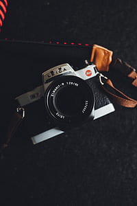 gray and black Leica R7 camera selective focus photo thumbnail