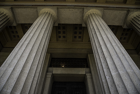Two Giant Columns of the Parthenon, Nashville thumbnail