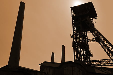 silhouette photography of tower thumbnail
