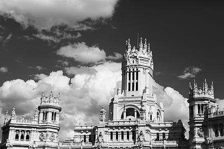 grayscale photo of concrete cathedral thumbnail