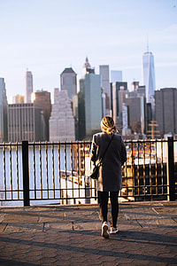 Girl and Manhattan skyline thumbnail