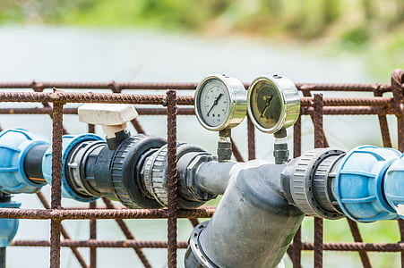 silver and black water pressure gauge thumbnail