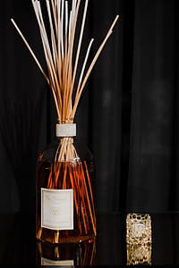 Aroma reed diffuser in contemporary style thumbnail