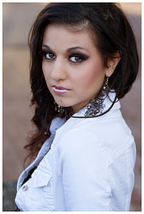 woman wearing white collared top thumbnail