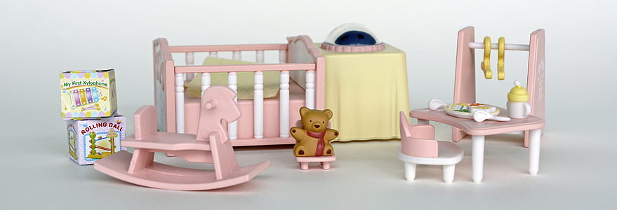 toddler's baby crib set thumbnail