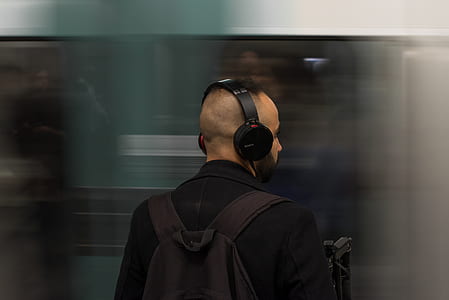 Man Wearing Black Headphones thumbnail