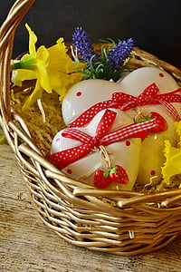 white heart party favor on wicker basket thumbnail