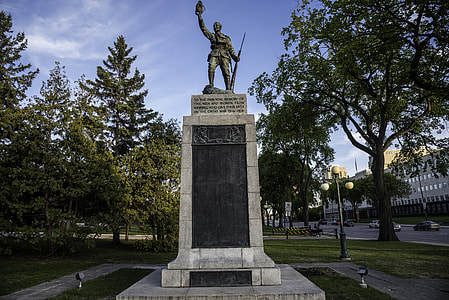 World War I Memorial and Monument in Winnipeg thumbnail