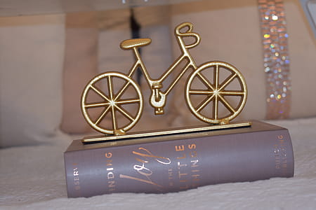 Brass-colored Bike Table Decor thumbnail