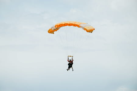 person paragliding thumbnail
