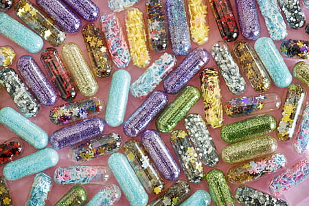 decorative capsule lot thumbnail
