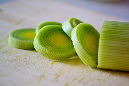 green sliced vegetable thumbnail