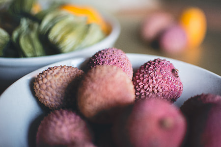 Kumquats and litchi thumbnail