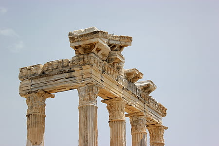 white concrete pillars thumbnail
