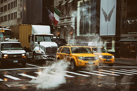 Yellow Cab in New York Street thumbnail