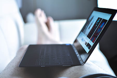 black laptop computer thumbnail