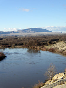  Rattlesnake Mountain from the Horn Rapids Golf Course in Richland, Washington thumbnail