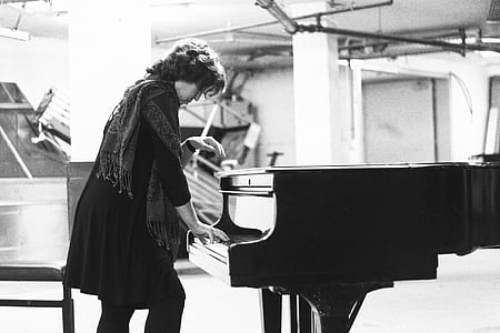 woman playing piano thumbnail