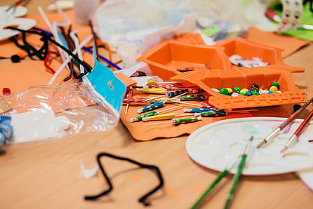 selective focus photo of art kit thumbnail