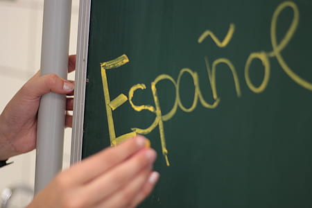 Espanoy written on green chalkboard thumbnail