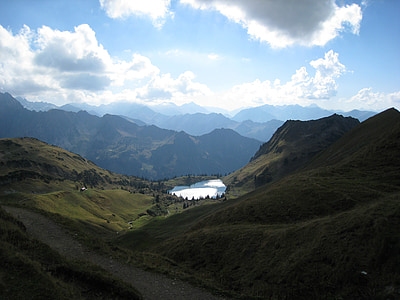 landscape photography of mountains thumbnail