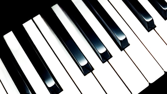 black and white piano keyboard thumbnail