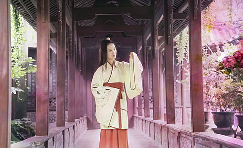 woman wearing kimono thumbnail