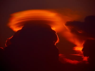 clouds and red light wallpaper thumbnail