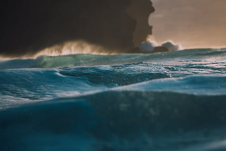 closeup photo of body of water thumbnail
