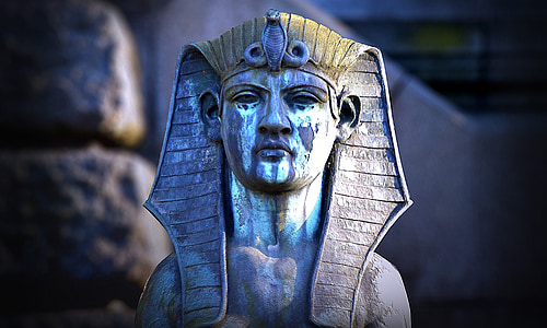 Tutankhamen statue thumbnail