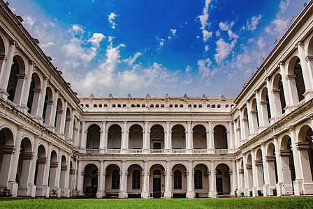 landscape photo of building thumbnail
