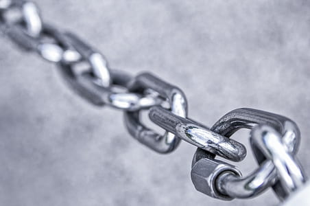 closeup photo of chain thumbnail
