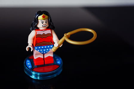LEGO Wonder Woman plastic figure thumbnail