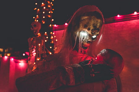 brown and red halloween decor thumbnail