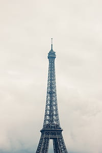 Eiffel tower on a cloudy day thumbnail