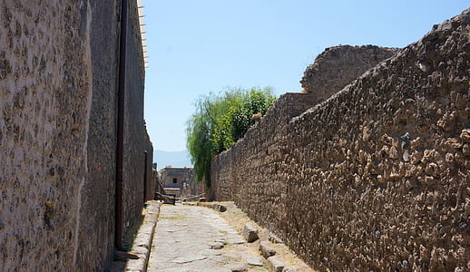 road between stone walls thumbnail