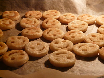 smiley cookies thumbnail
