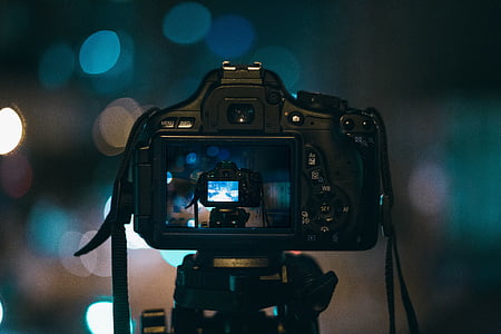 shallow focus photography of DSLR camera thumbnail