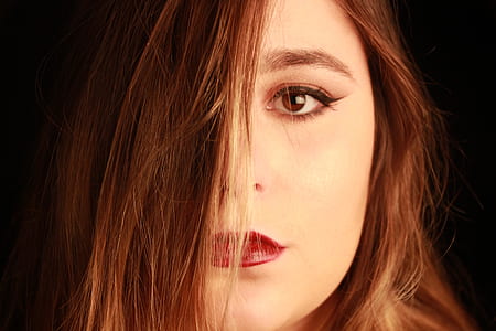 women's brown hair thumbnail