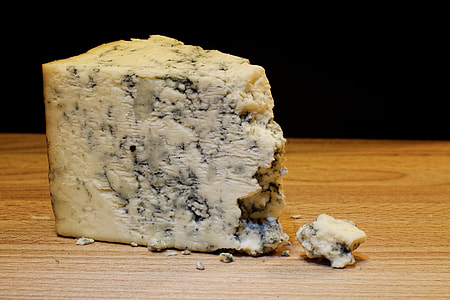 sliced blue cheese thumbnail