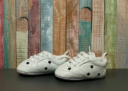 toddler's white-and-black star print low-top sneakers thumbnail