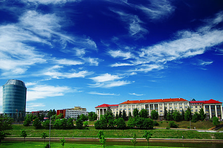 photo of white 3-story building thumbnail