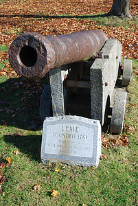 A small cannon in Lyme, New Hampshire thumbnail