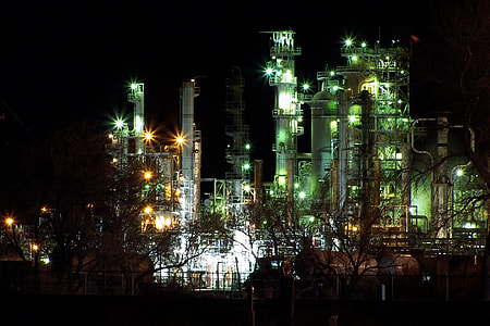 Sinclair's Casper refinery in nearby Evansville in Wyoming thumbnail