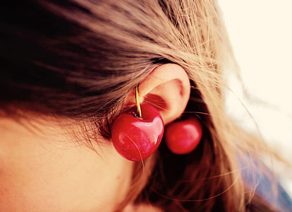 pink earring thumbnail