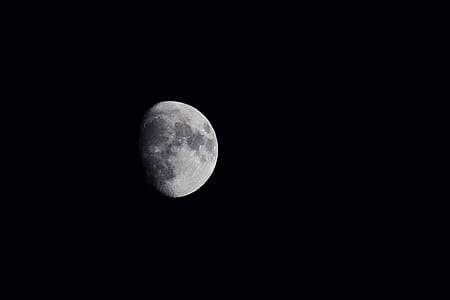 photo of moon thumbnail