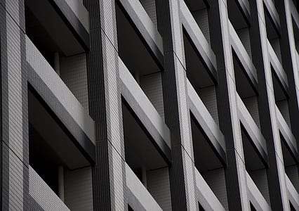 shallow focus photography of gray concrete building thumbnail