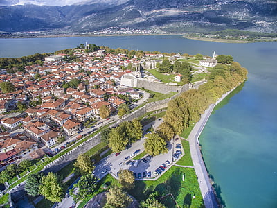 aerial view photography of a city thumbnail