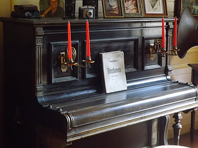 black upright piano thumbnail
