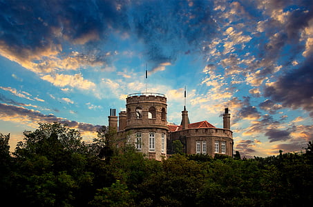 brown castle thumbnail